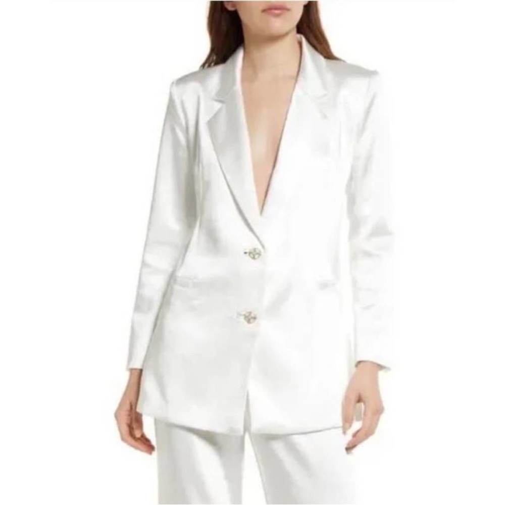 NWT white bridal pantsuit never worn or altered.